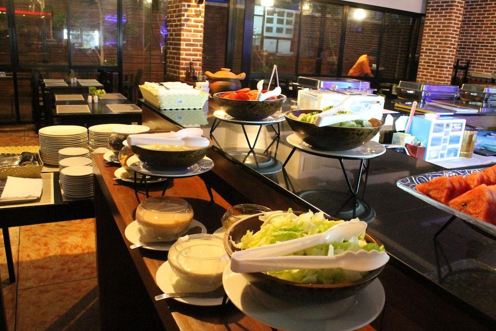 Red Planet Phuket Patong - Sha Extra Plus Eksteriør billede