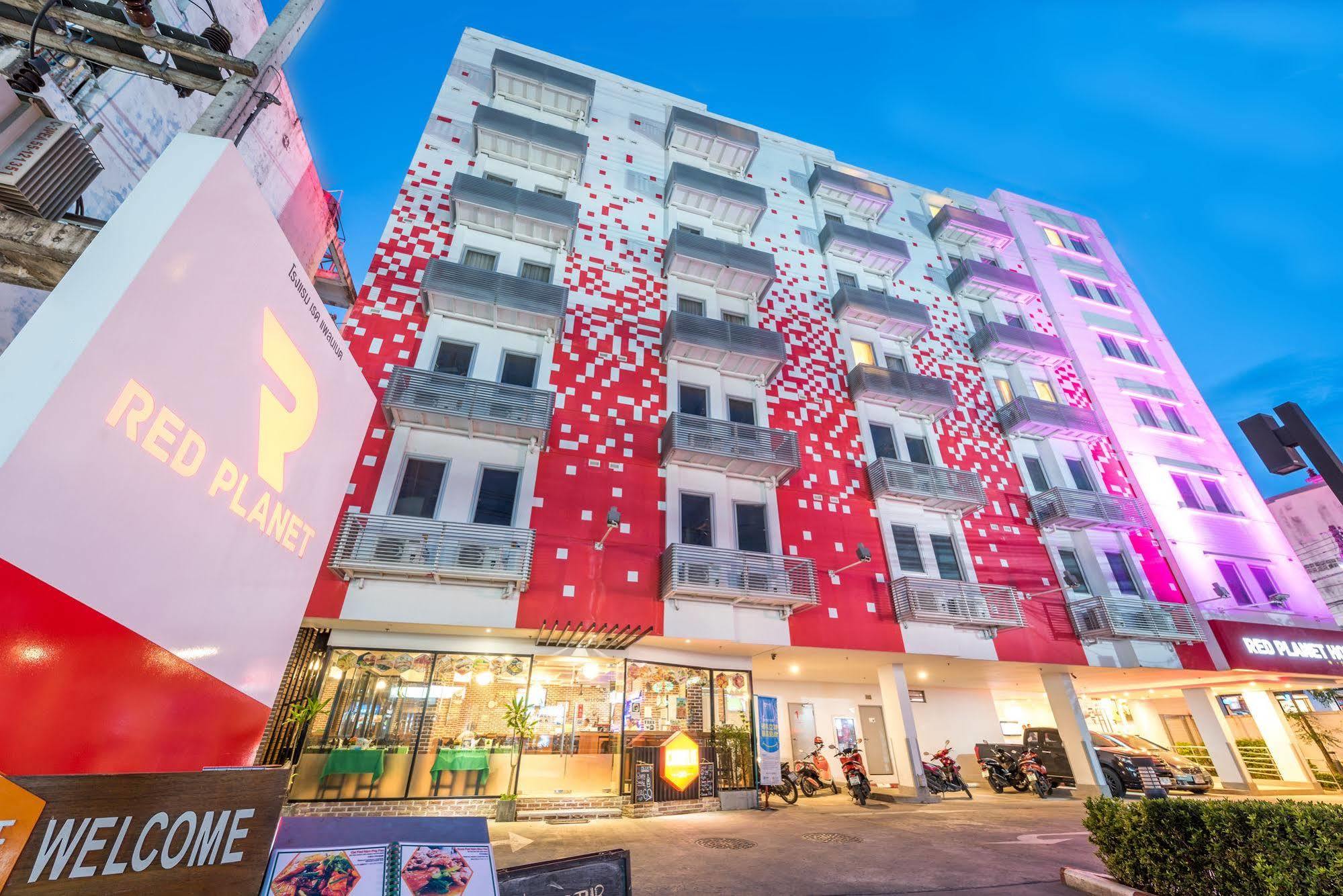 Red Planet Phuket Patong - Sha Extra Plus Eksteriør billede